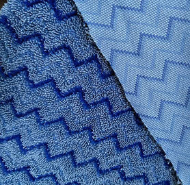 ไมโครไฟเบอร์สีน้ำเงิน Zigzag W รูปทรงวิปริต 80/20 Mop Twisted Fabric 150cm กว้าง 550gsm